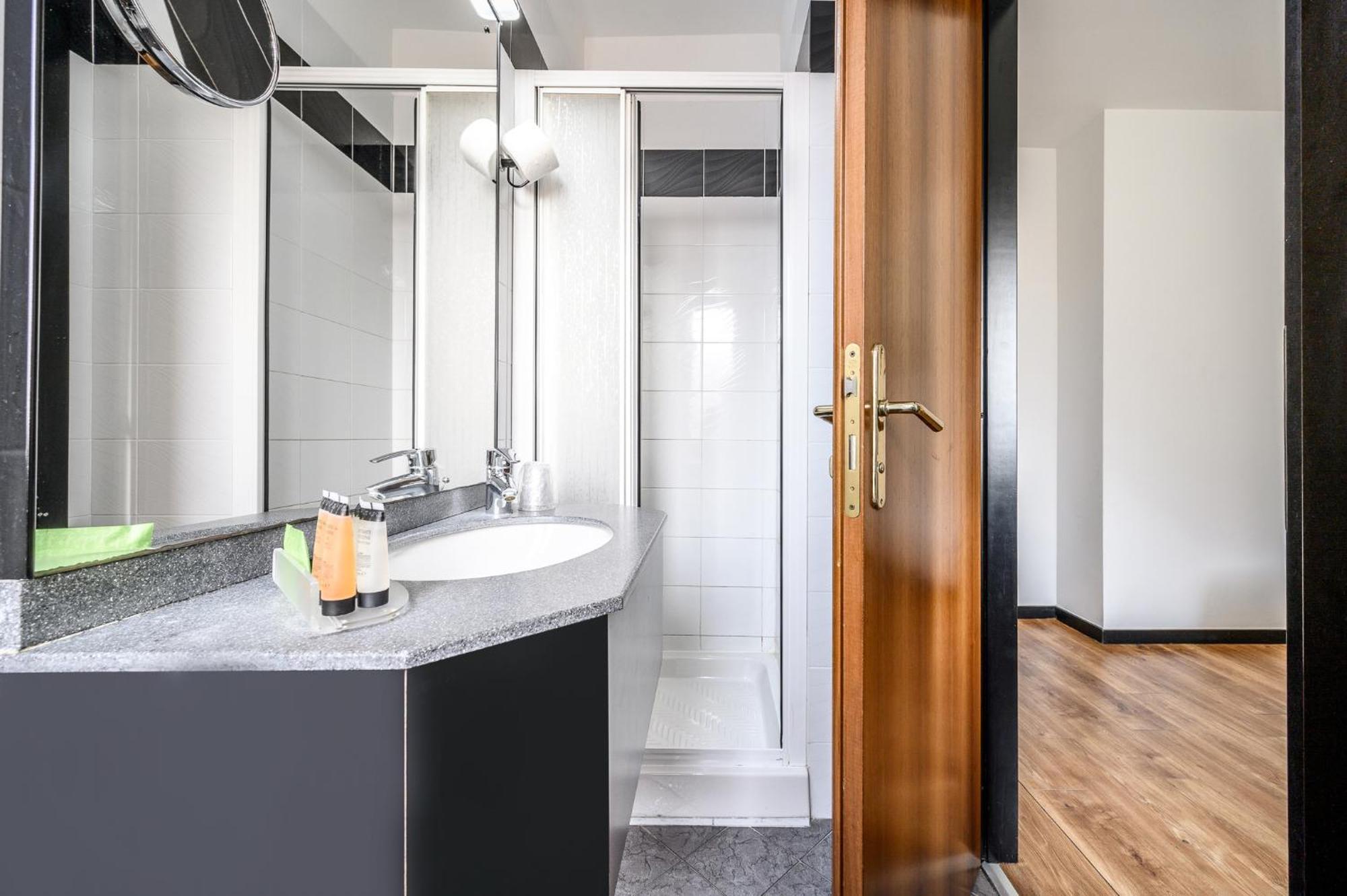 Hotel Daunia Modena Værelse billede