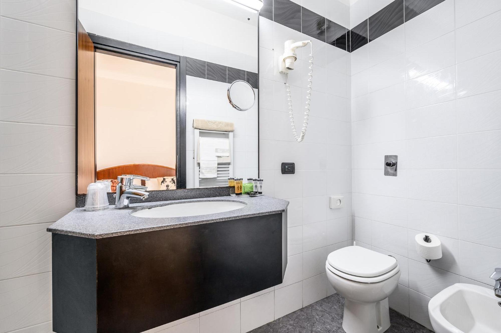 Hotel Daunia Modena Værelse billede