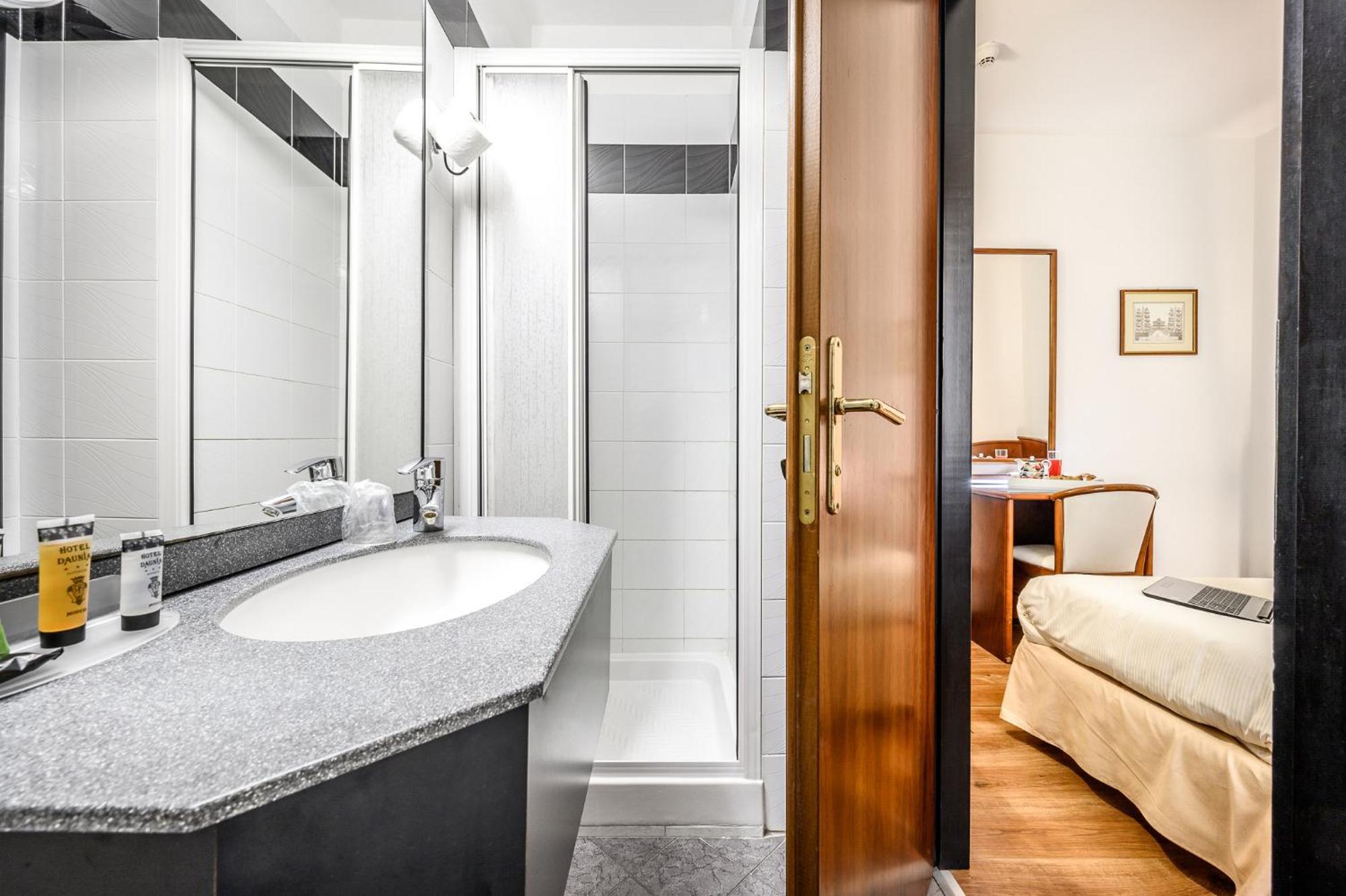 Hotel Daunia Modena Værelse billede