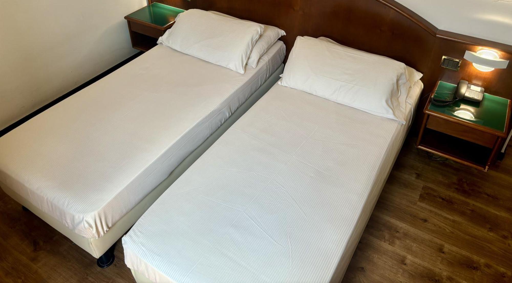 Hotel Daunia Modena Værelse billede